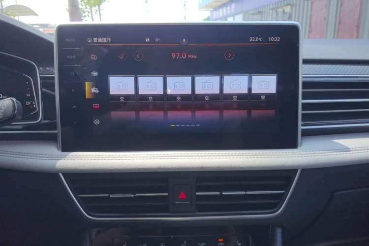 Used Volkswagen Tiguan L 2022 330TSI Automatic Two-Wheel Drive R-Line Enhanced Edition Audio And AC Panel