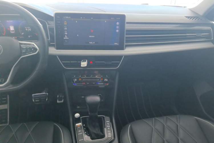 Used Volkswagen Tiguan L 2022 330TSI Automatic Two-Wheel Drive R-Line Enhanced Edition Audio And AC Panel