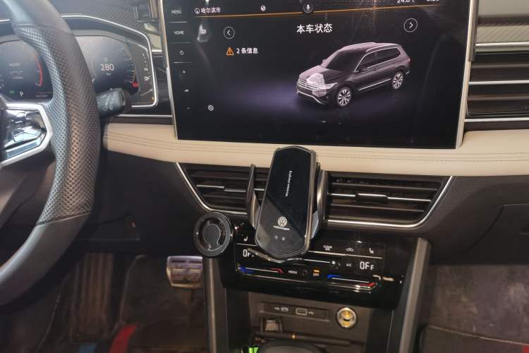 Used Volkswagen Tiguan L 2022 330TSI Automatic Two-Wheel Drive R-Line Enhanced Edition Audio And AC Panel