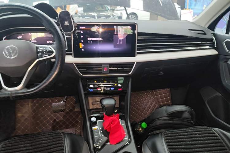 Used Volkswagen Tiguan L 2022 330TSI Automatic Two-Wheel Drive Smart Edition Audio And AC Panel