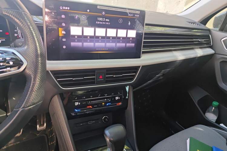 Used Volkswagen Tiguan L 2022 330TSI Automatic Two-Wheel Drive R-Line Enhanced Edition Audio And AC Panel