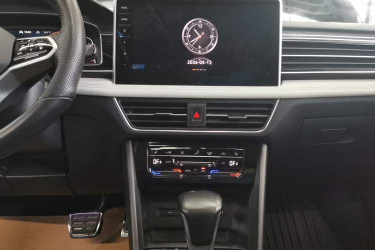 Used Volkswagen Tiguan L 2022 380TSI Automatic All-Wheel Drive R-Line Enhanced Comfort 7-Seater Audio And AC Panel