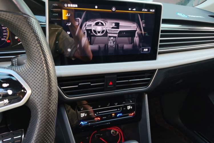 Used Volkswagen Tiguan L 2022 330TSI Automatic Two-Wheel Drive R-Line Enhanced Edition Audio And AC Panel