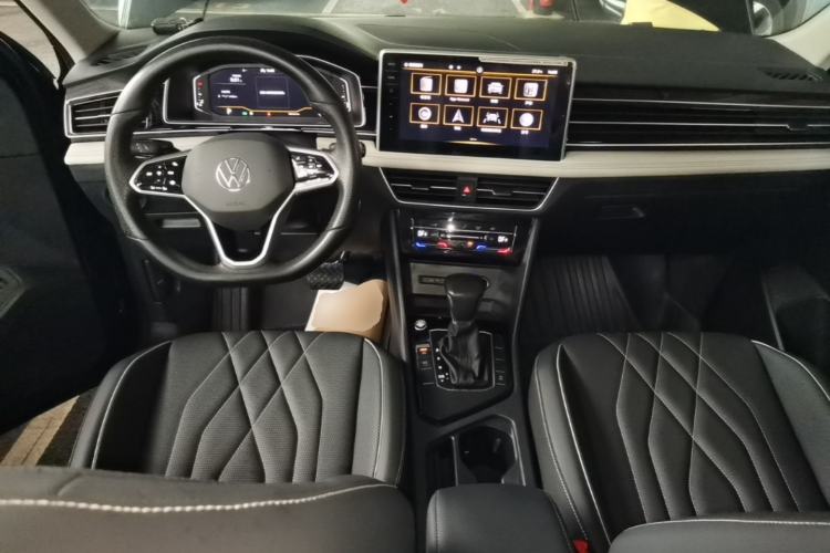 Used Volkswagen Tiguan L 2022 330TSI Automatic Two-Wheel Drive Smart Edition Center Console