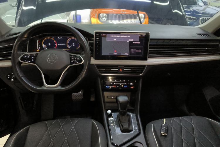 Used Volkswagen Tiguan L 2022 330TSI Automatic Two-Wheel Drive Smart Edition Center Console