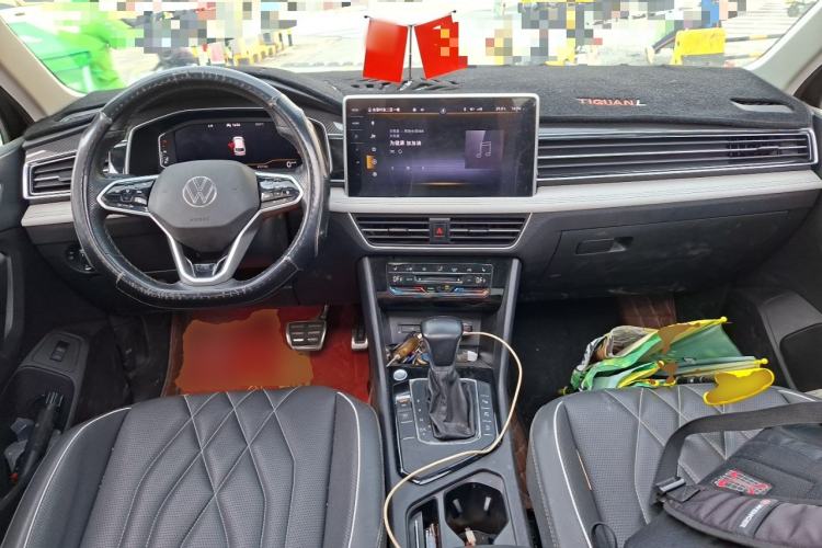 Used Volkswagen Tiguan L 2022 330TSI Automatic Two-Wheel Drive R-Line Enhanced Edition Center Console