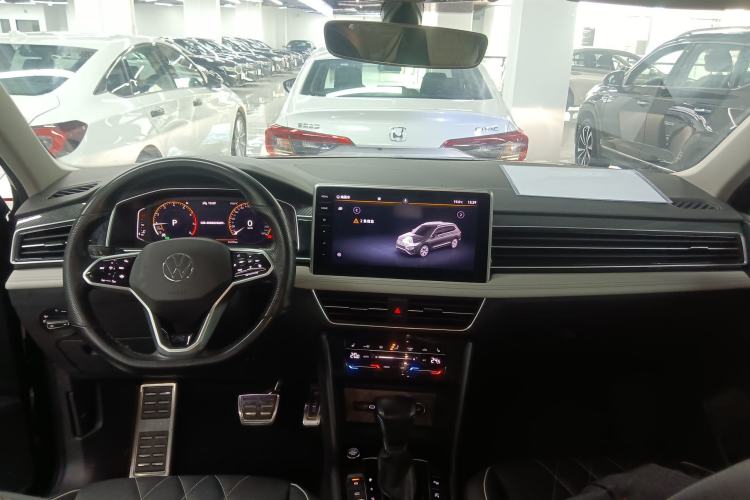 Used Volkswagen Tiguan L 2022 330TSI Automatic Two-Wheel Drive R-Line Enhanced Edition Center Console