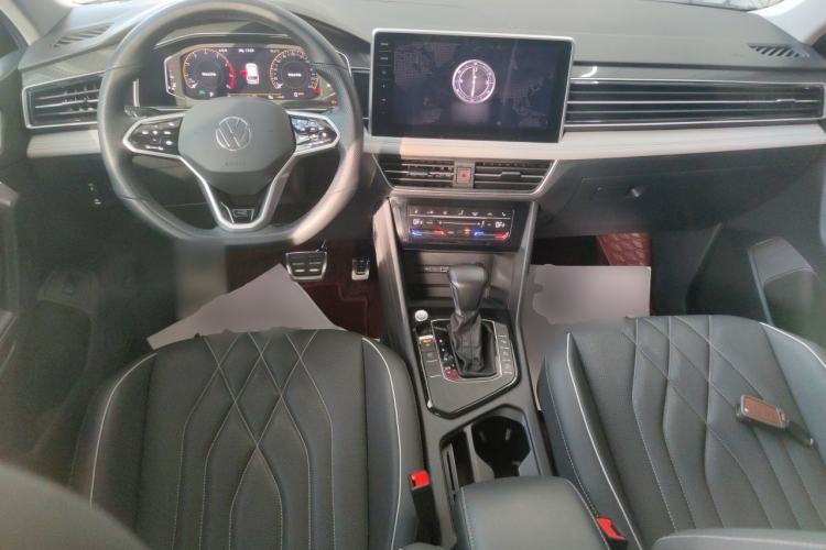 Used Volkswagen Tiguan L 2022 330TSI Automatic Two-Wheel Drive R-Line Enhanced Edition Center Console