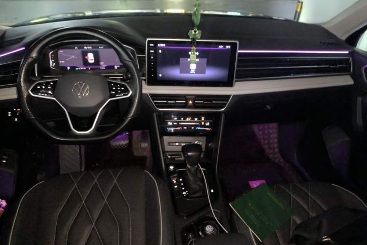 Used Volkswagen Tiguan L 2022 330TSI Automatic Two-Wheel Drive Smart Edition Center Console