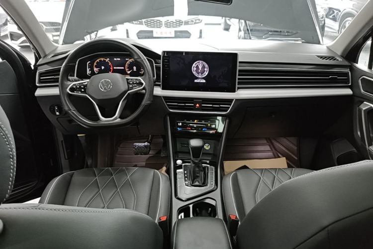 Used Volkswagen Tiguan L 2022 330TSI Automatic Two-Wheel Drive Smart Edition Center Console