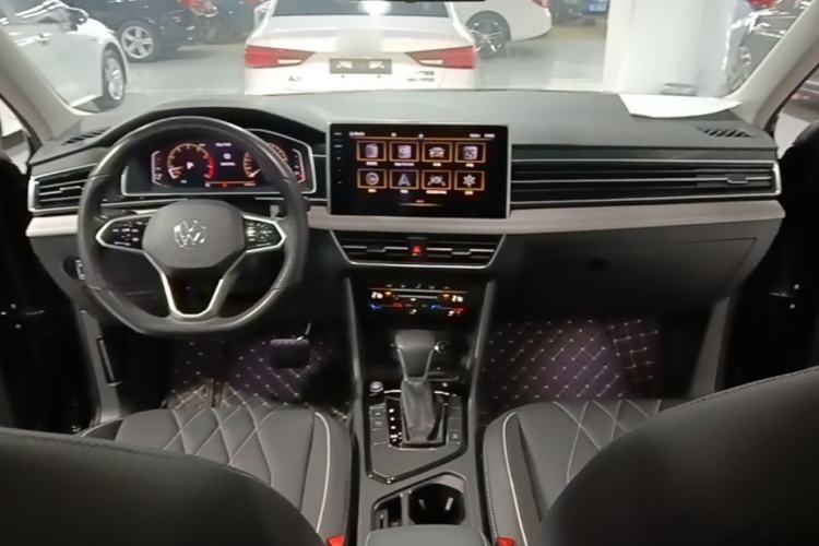Used Volkswagen Tiguan L 2022 330TSI Automatic Two-Wheel Drive Smart Edition Center Console