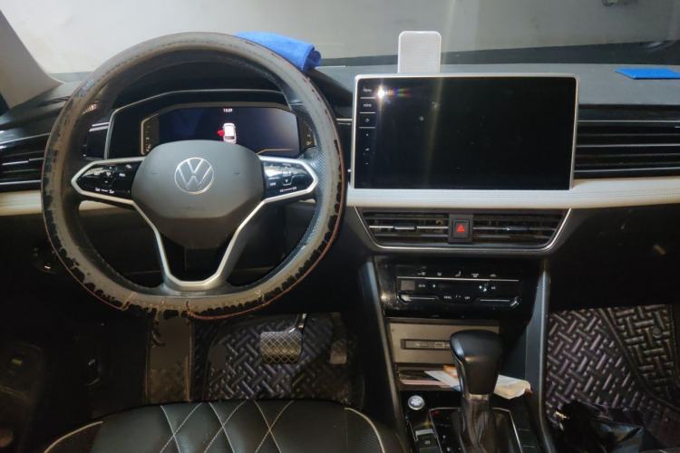 Used Volkswagen Tiguan L 2022 330TSI Automatic Two-Wheel Drive Smart Edition Center Console