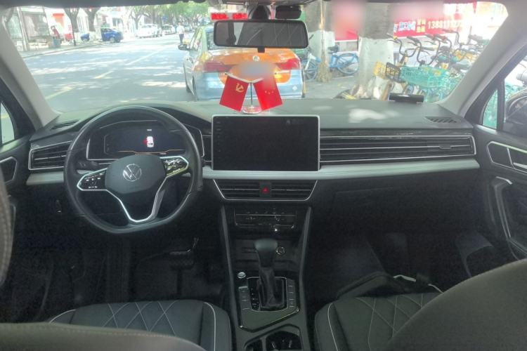 Used Volkswagen Tiguan L 2022 330TSI Automatic Two-Wheel Drive Smart Edition Center Console