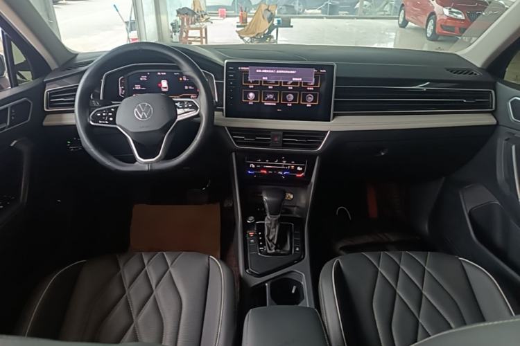 Used Volkswagen Tiguan L 2022 330TSI Automatic Two-Wheel Drive Smart Edition Center Console