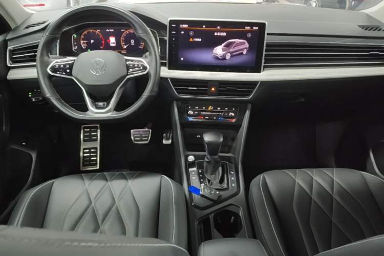 Used Volkswagen Tiguan L 2022 330TSI Automatic Two-Wheel Drive R-Line Enhanced Edition Center Console