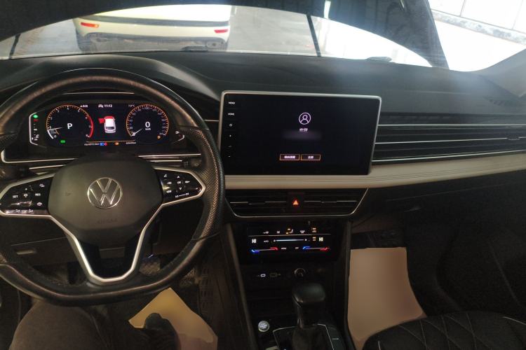 Used Volkswagen Tiguan L 2022 330TSI Automatic Two-Wheel Drive Smart Edition Center Console