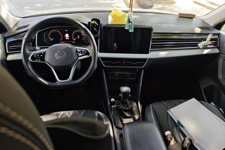 Used Volkswagen Tiguan L 2022 330TSI Automatic Two-Wheel Drive Smart Edition Center Console