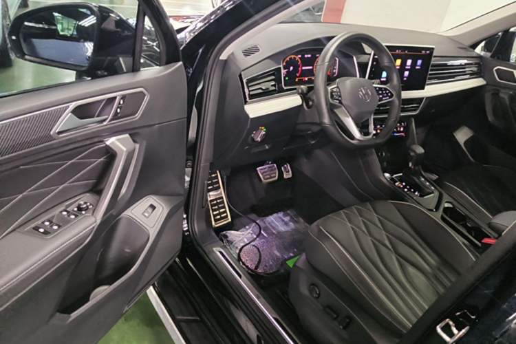 Used Volkswagen Tiguan L 2022 330TSI Automatic Two-Wheel Drive R-Line Enhanced Edition Driver Seat