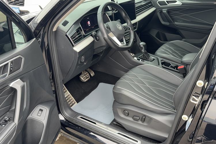 Used Volkswagen Tiguan L 2022 330TSI Automatic Two-Wheel Drive R-Line Enhanced Edition Driver Seat