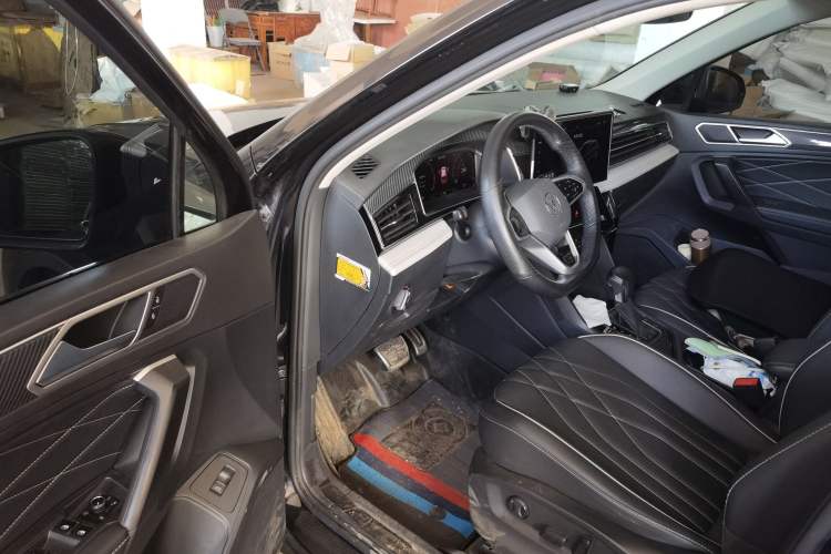 Used Volkswagen Tiguan L 2022 330TSI Automatic Two-Wheel Drive R-Line Enhanced Edition Driver Seat