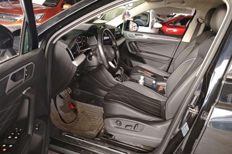Used Volkswagen Tiguan L 2022 330TSI Automatic Two-Wheel Drive R-Line Enhanced Edition Driver Seat