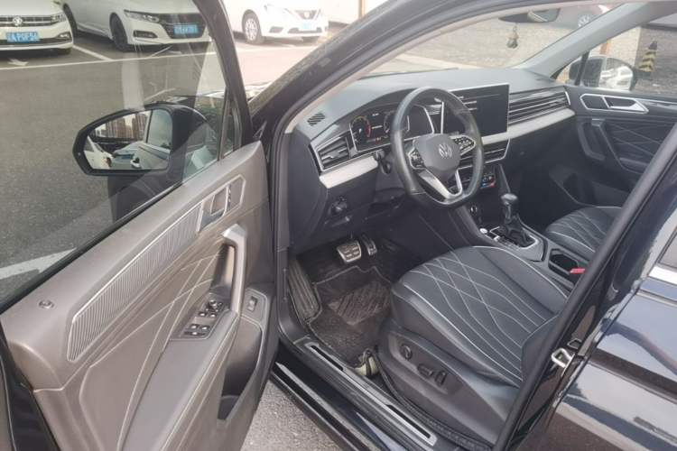 Used Volkswagen Tiguan L 2022 330TSI Automatic Two-Wheel Drive R-Line Enhanced Edition Driver Seat