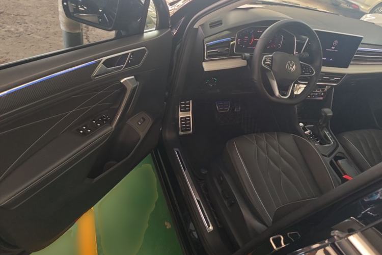 Used Volkswagen Tiguan L 2022 330TSI Automatic Two-Wheel Drive R-Line Enhanced Edition Driver Seat