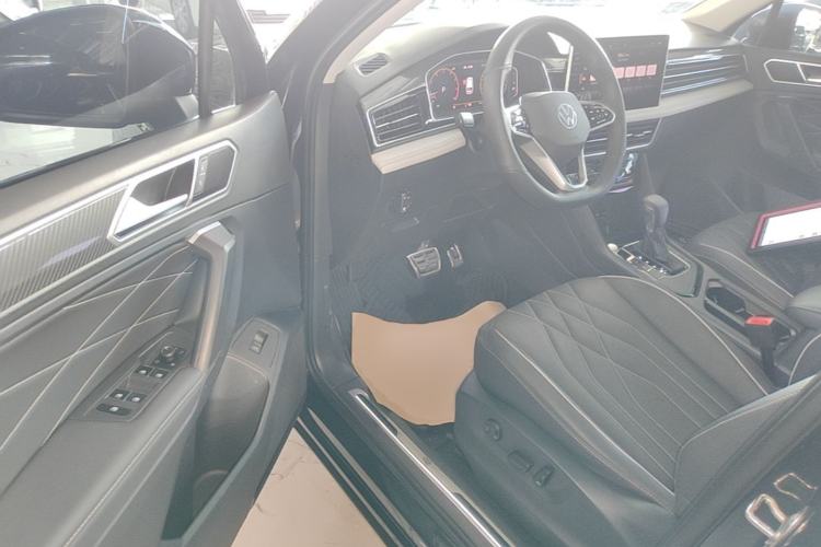 Used Volkswagen Tiguan L 2022 330TSI Automatic Two-Wheel Drive R-Line Enhanced Edition Driver Seat