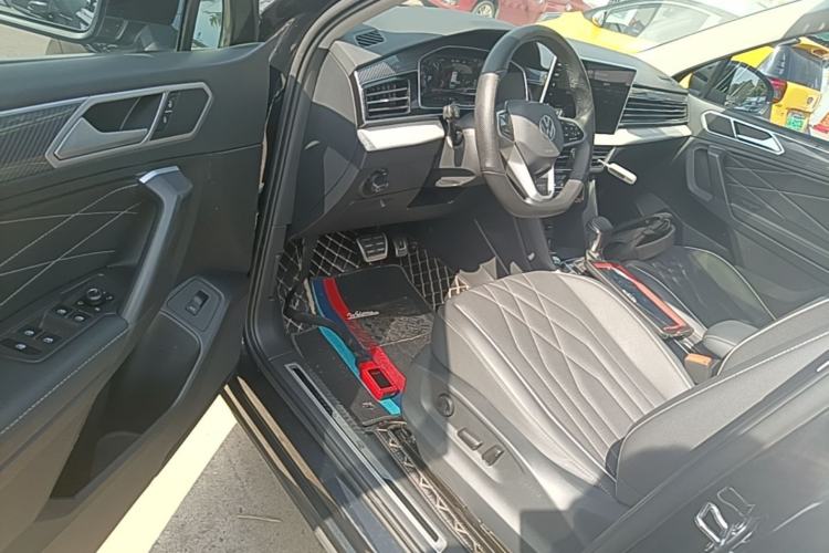 Used Volkswagen Tiguan L 2022 380TSI Automatic All-Wheel Drive R-Line Enhanced Comfort 7-Seater Driver Seat