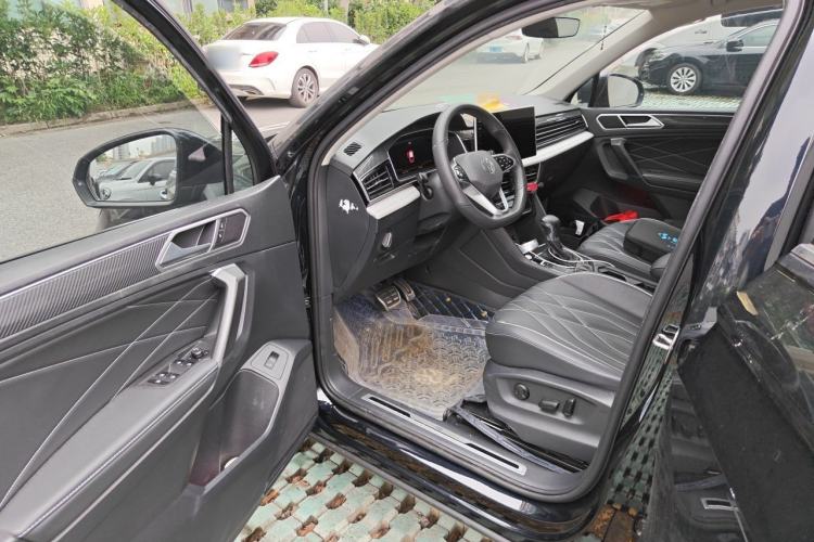 Used Volkswagen Tiguan L 2022 330TSI Automatic Two-Wheel Drive R-Line Enhanced Edition Driver Seat
