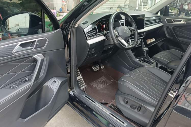 Used Volkswagen Tiguan L 2022 330TSI Automatic Two-Wheel Drive R-Line Enhanced Edition Driver Seat