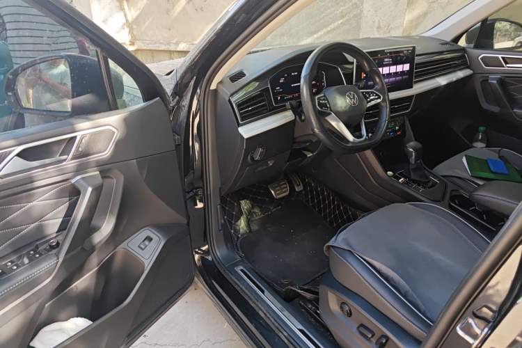 Used Volkswagen Tiguan L 2022 330TSI Automatic Two-Wheel Drive R-Line Enhanced Edition Driver Seat