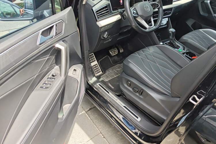 Used Volkswagen Tiguan L 2022 330TSI Automatic Two-Wheel Drive R-Line Enhanced Edition Driver Seat