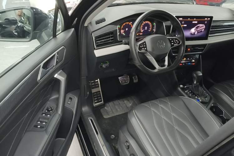 Used Volkswagen Tiguan L 2022 330TSI Automatic Two-Wheel Drive R-Line Enhanced Edition Driver Seat
