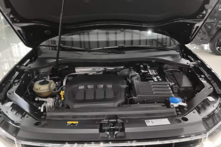 Used Volkswagen Tiguan L 2022 330TSI Automatic Two-Wheel Drive R-Line Enhanced Edition Engine Bay