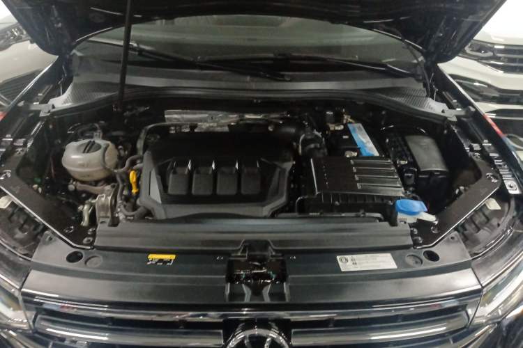 Used Volkswagen Tiguan L 2022 330TSI Automatic Two-Wheel Drive R-Line Enhanced Edition Engine Bay