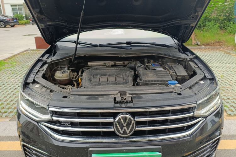 Used Volkswagen Tiguan L 2022 330TSI Automatic Two-Wheel Drive R-Line Enhanced Edition Engine Bay