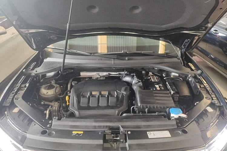Used Volkswagen Tiguan L 2022 330TSI Automatic Two-Wheel Drive R-Line Enhanced Edition Engine Bay
