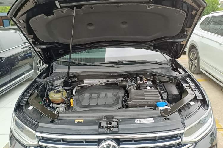 Used Volkswagen Tiguan L 2022 330TSI Automatic Two-Wheel Drive R-Line Enhanced Edition Engine Bay