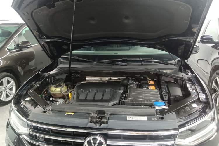 Used Volkswagen Tiguan L 2022 330TSI Automatic Two-Wheel Drive R-Line Enhanced Edition Engine Bay