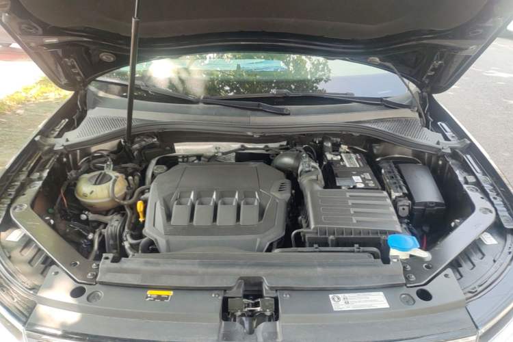 Used Volkswagen Tiguan L 2022 330TSI Automatic Two-Wheel Drive R-Line Enhanced Edition Engine Bay