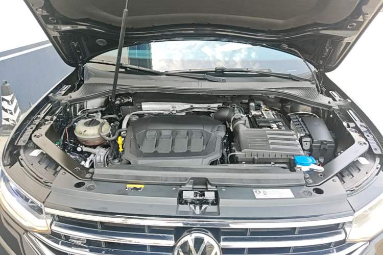 Used Volkswagen Tiguan L 2022 330TSI Automatic Two-Wheel Drive R-Line Enhanced Edition Engine Bay