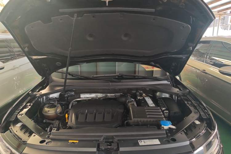 Used Volkswagen Tiguan L 2022 330TSI Automatic Two-Wheel Drive R-Line Enhanced Edition Engine Bay