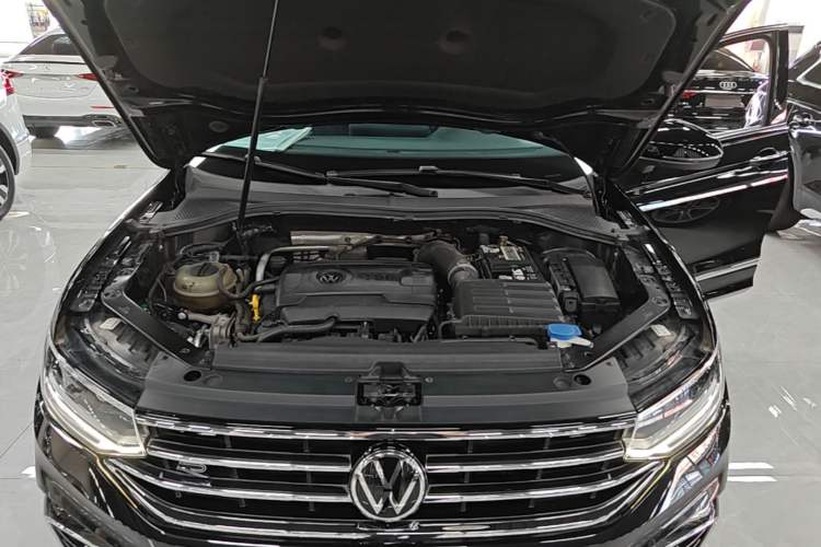 Used Volkswagen Tiguan L 2022 380TSI Automatic All-Wheel Drive R-Line Enhanced Comfort 7-Seater Engine Bay