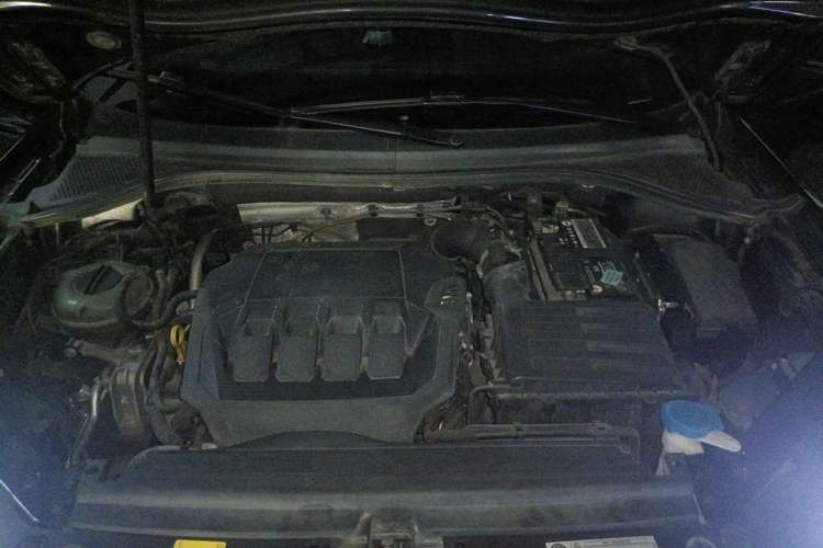 Used Volkswagen Tiguan L 2022 330TSI Automatic Two-Wheel Drive R-Line Enhanced Edition Engine Bay