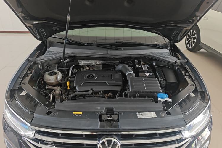 Used Volkswagen Tiguan L 2022 380TSI Automatic All-Wheel Drive R-Line Enhanced Comfort 7-Seater Engine Bay