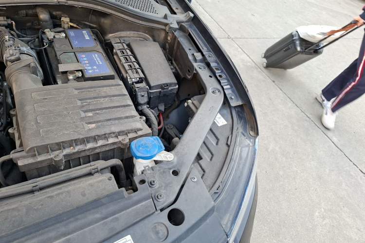 Used Volkswagen Tiguan L 2022 330TSI Automatic Two-Wheel Drive R-Line Enhanced Edition Engine Bay Left