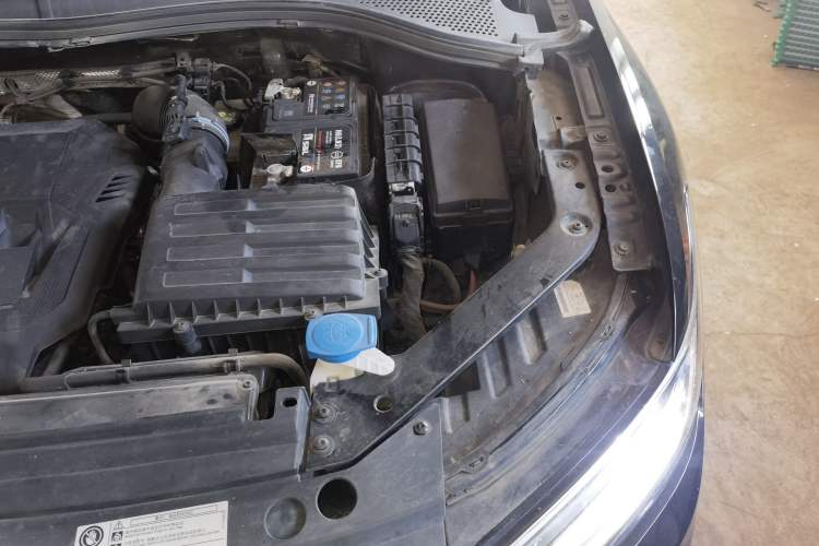 Used Volkswagen Tiguan L 2022 330TSI Automatic Two-Wheel Drive R-Line Enhanced Edition Engine Bay Left