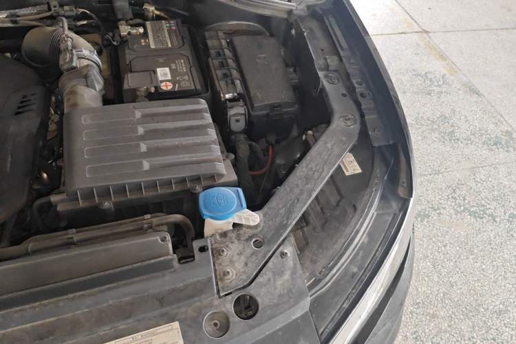Used Volkswagen Tiguan L 2022 330TSI Automatic Two-Wheel Drive R-Line Enhanced Edition Engine Bay Left