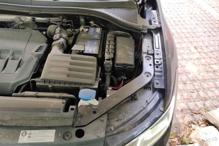 Used Volkswagen Tiguan L 2022 330TSI Automatic Two-Wheel Drive R-Line Enhanced Edition Engine Bay Left